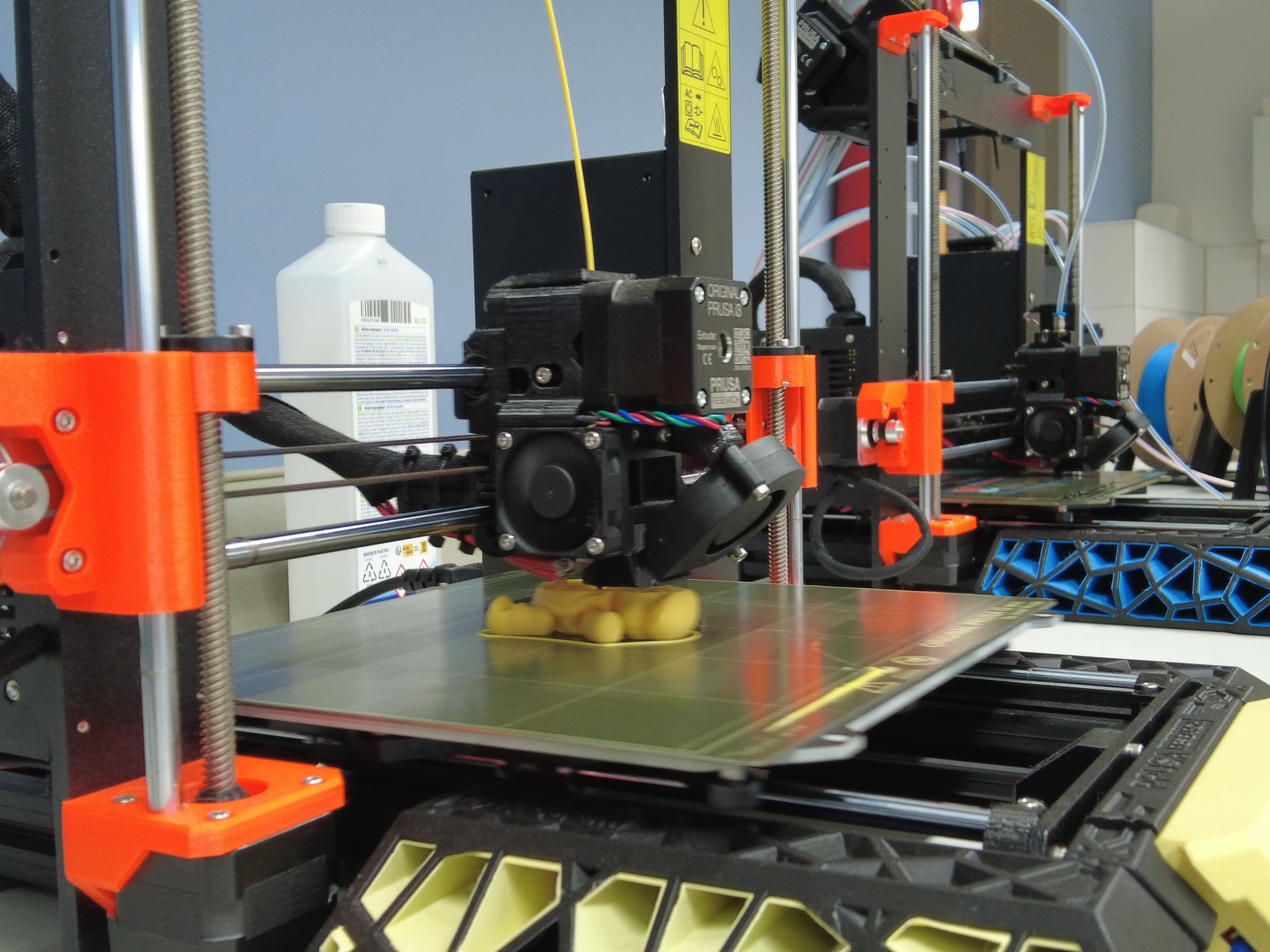 3D-Drucker mit Multimaterialeinheit im MINT-Unterricht der KKG